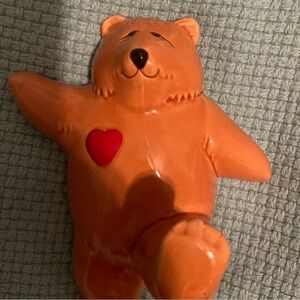 1990 CLAY ART, HAND MADE CERAMIC DANCING BROWN BEAR HOOK, RED HEART, W/BOX
